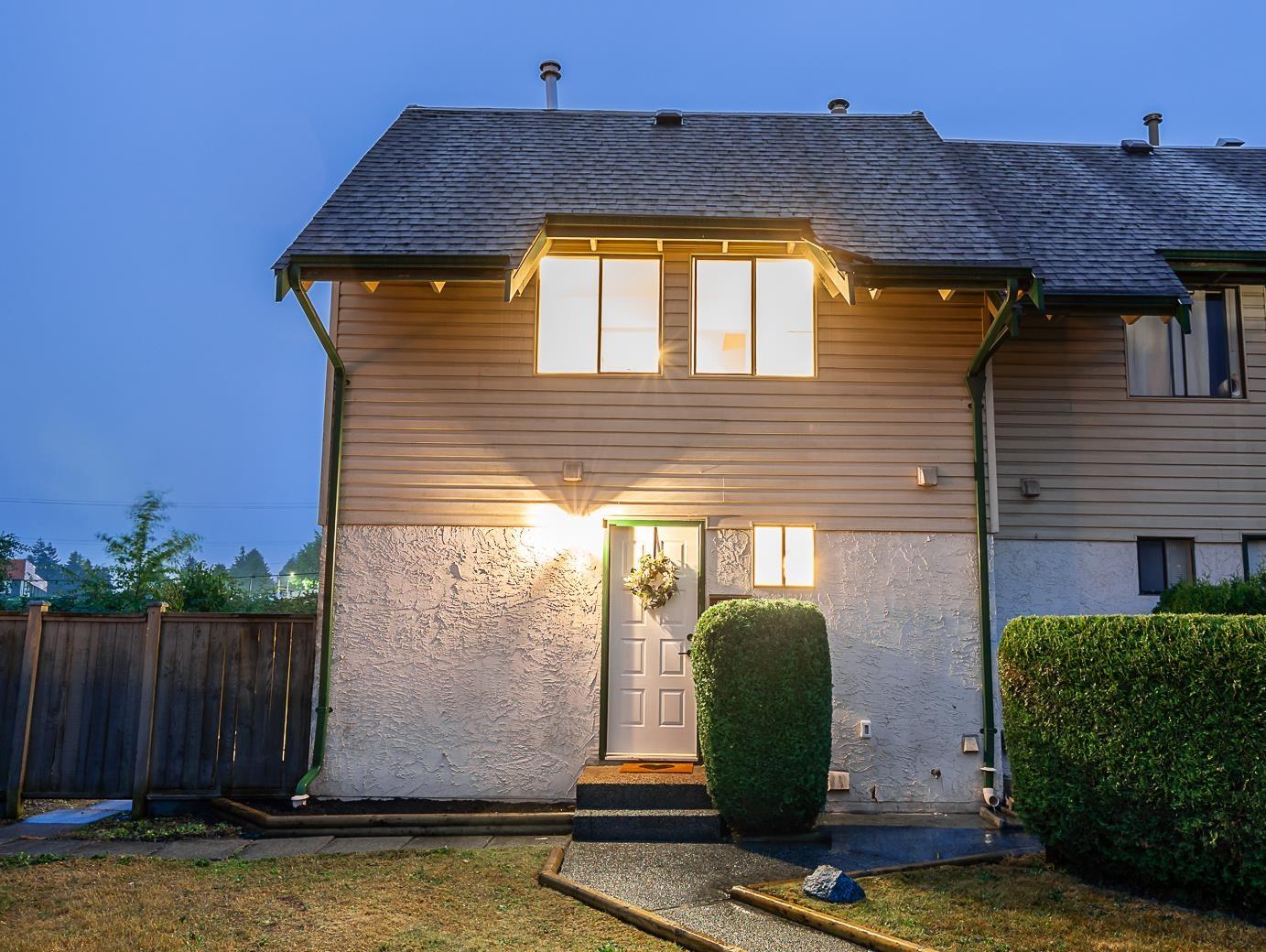 Photo 1 of 26886 32 Avenue, Langley BC