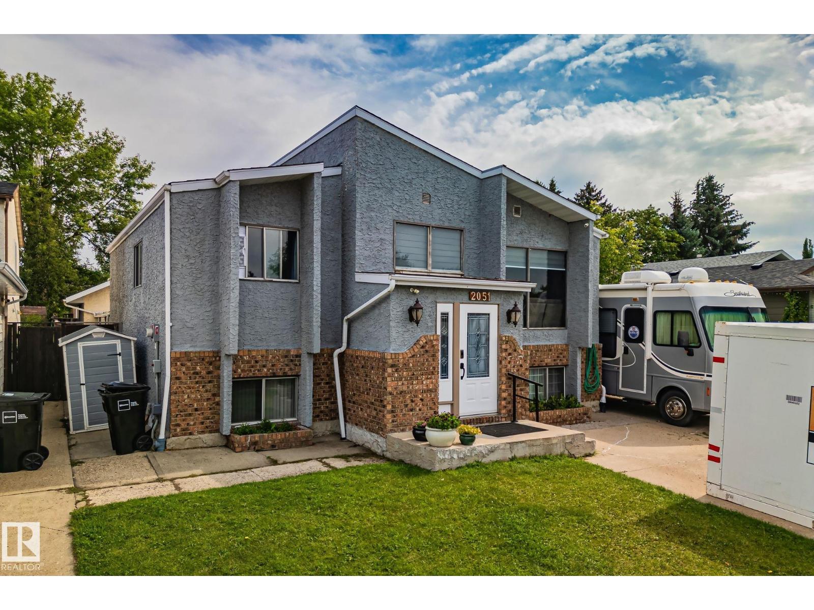 Photo 24 of 2051 49 A St Nw, Edmonton AB