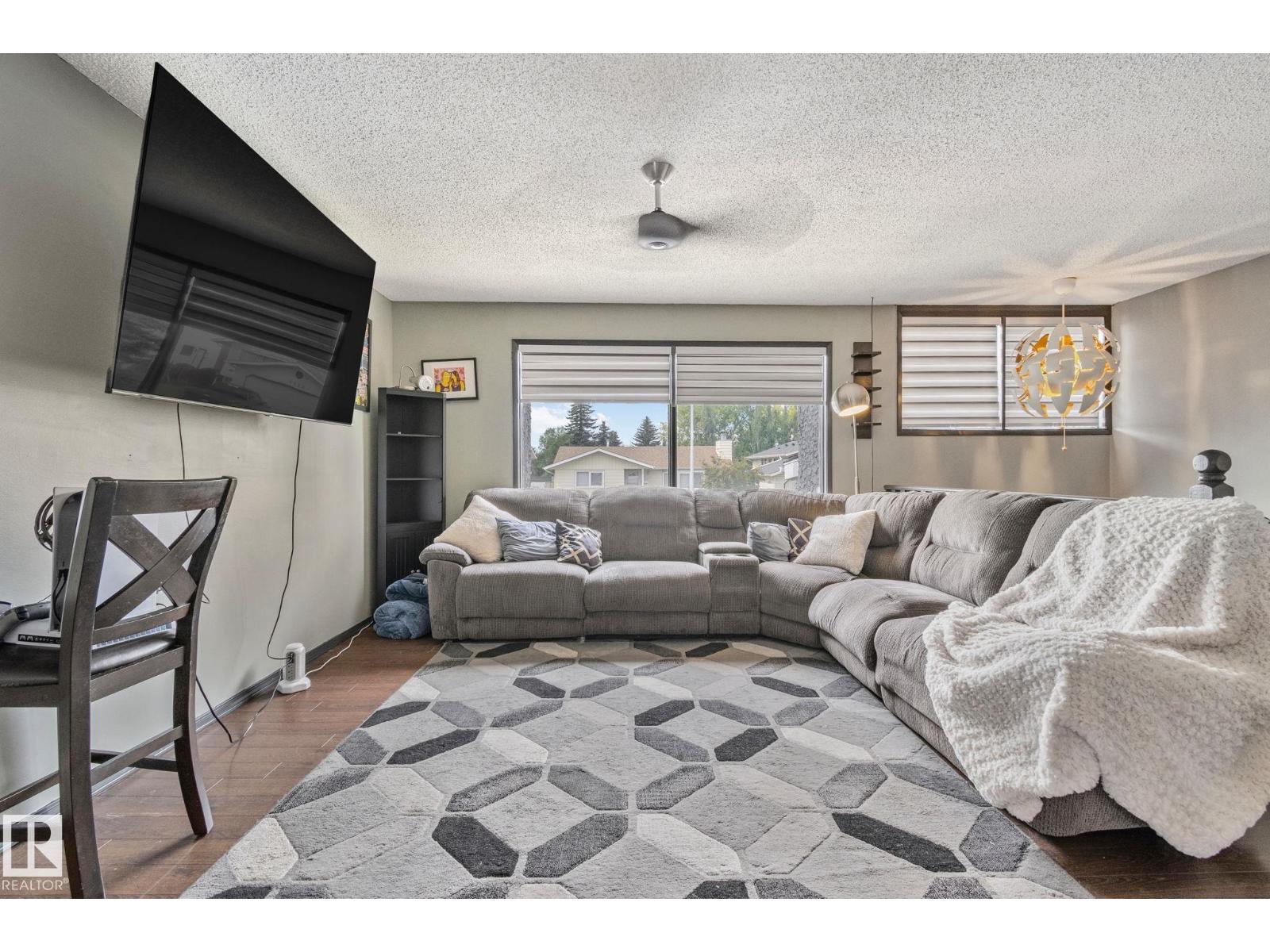 Photo 42 of 2051 49 A St Nw, Edmonton AB