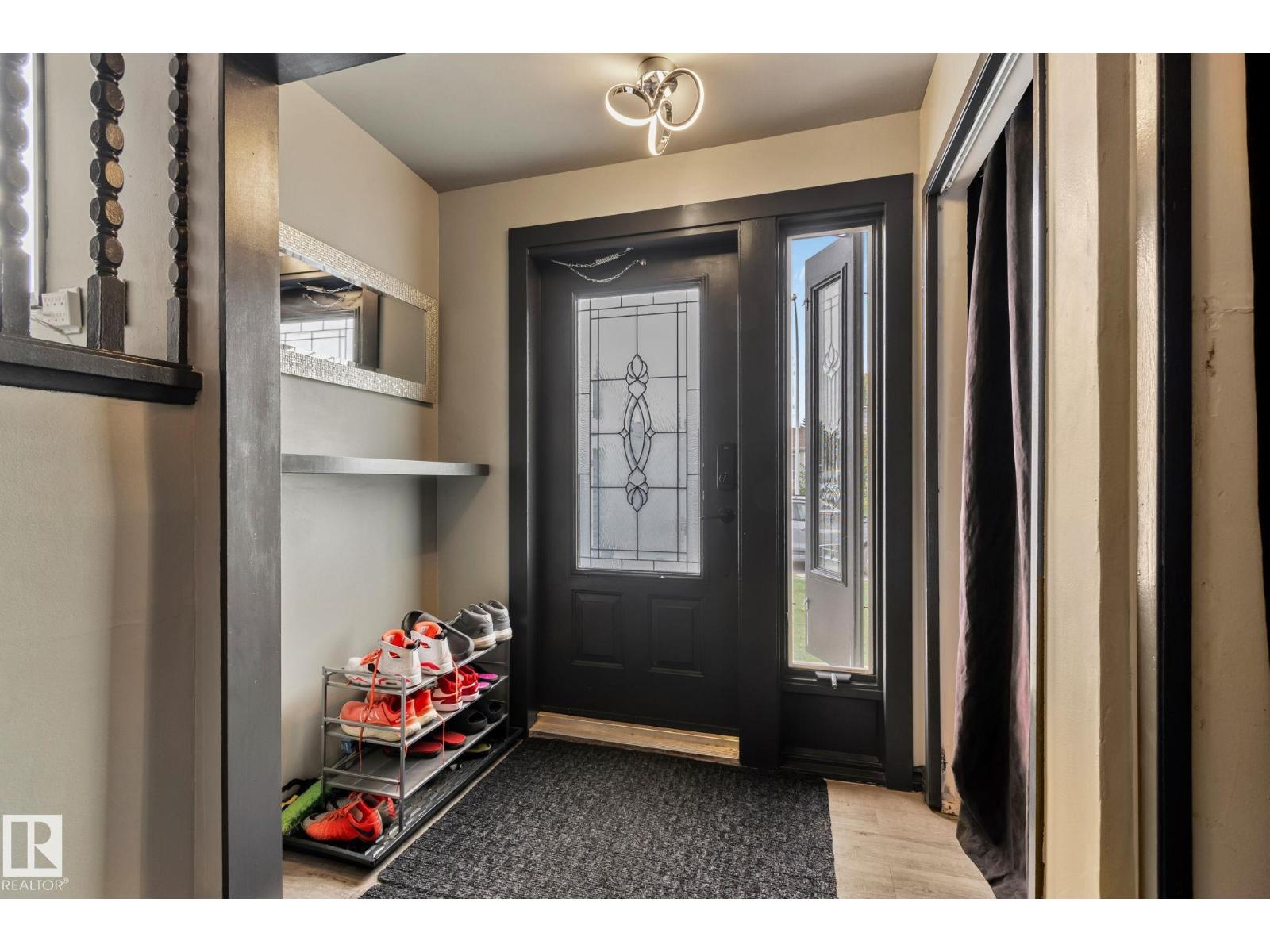 Photo 12 of 2051 49 A St Nw, Edmonton AB