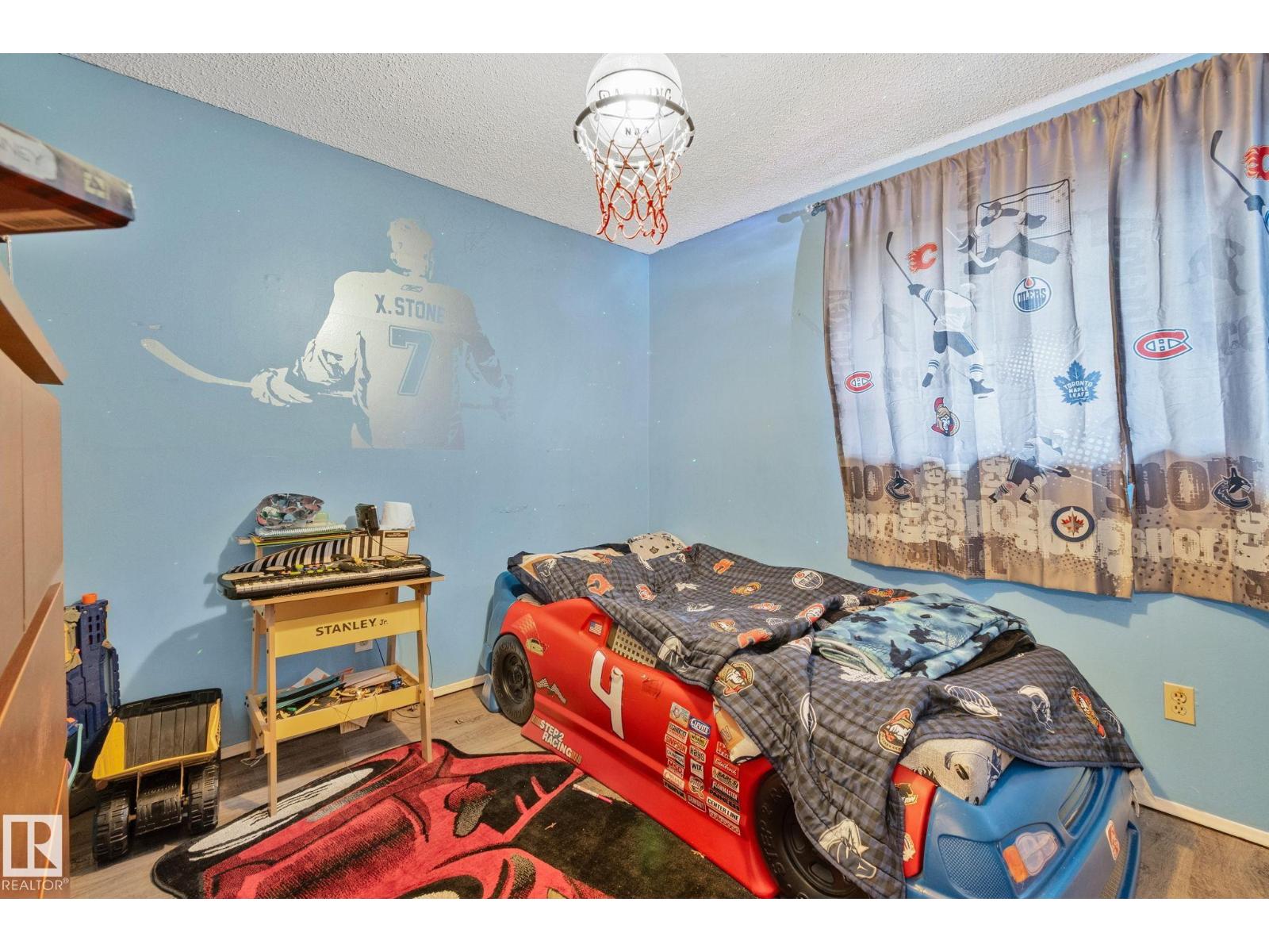 Photo 19 of 2051 49 A St Nw, Edmonton AB