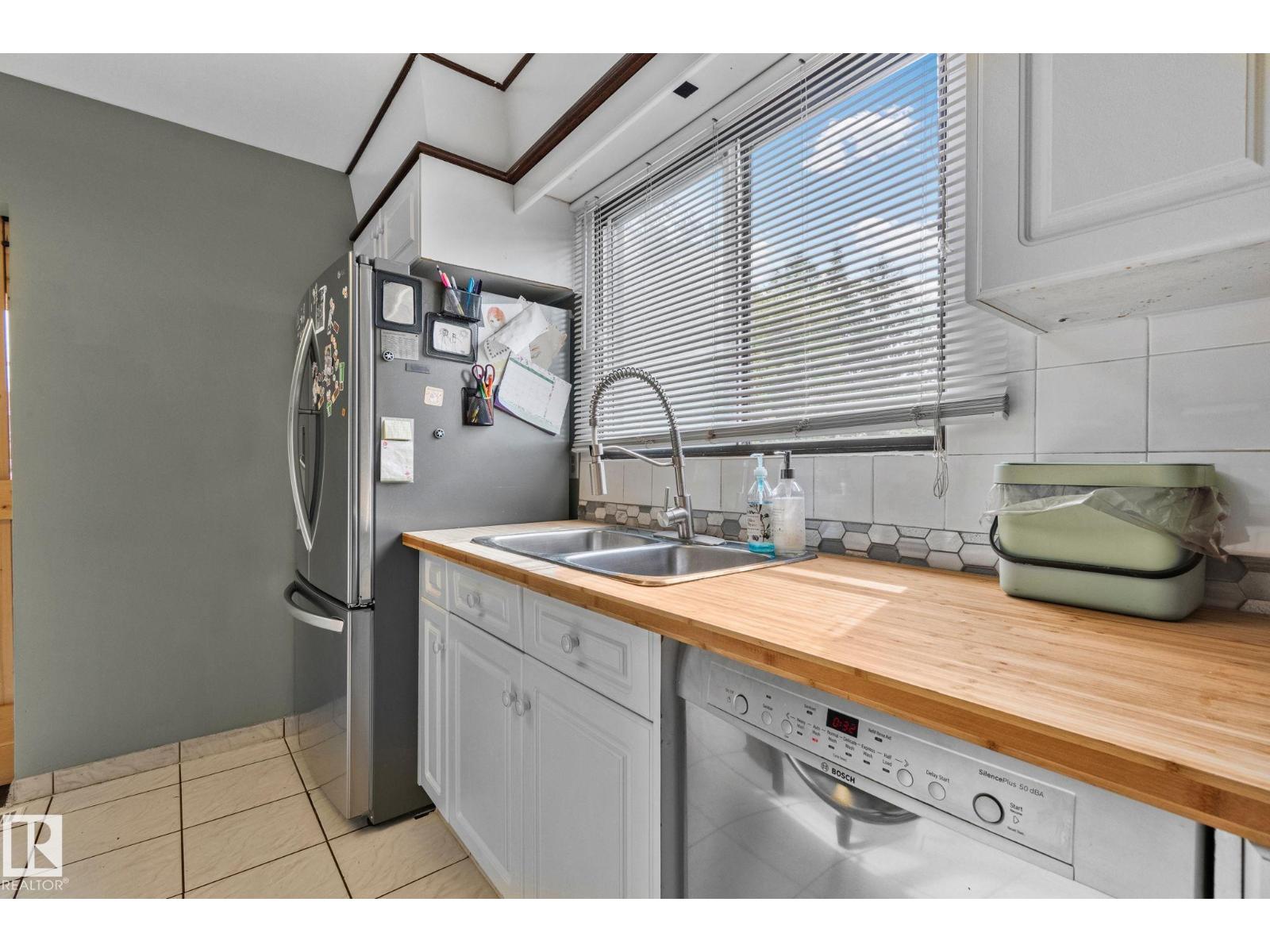 Photo 1 of 2051 49 A St Nw, Edmonton AB