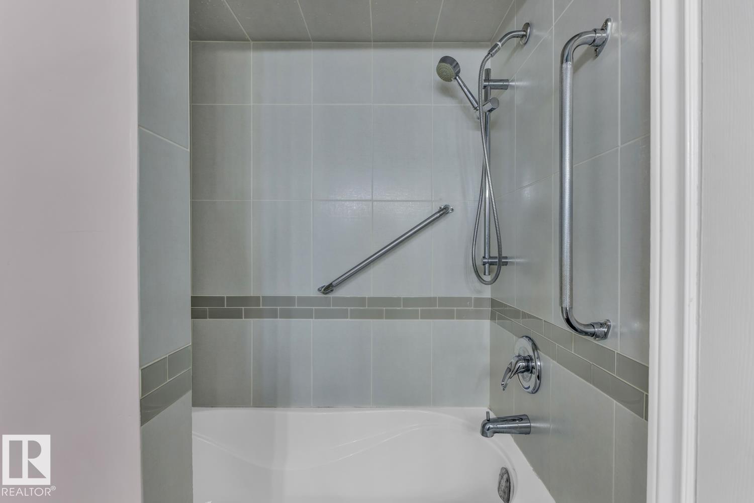 Photo 1 of 4911 106 St Nw, Edmonton AB