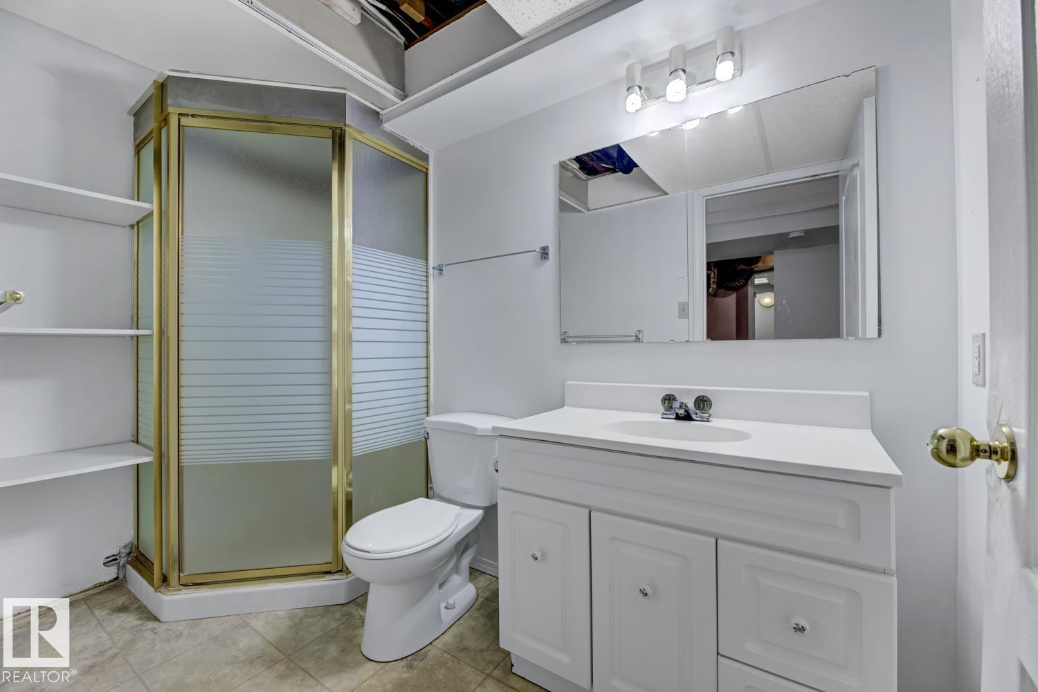 Photo 21 of 4911 106 St Nw, Edmonton AB
