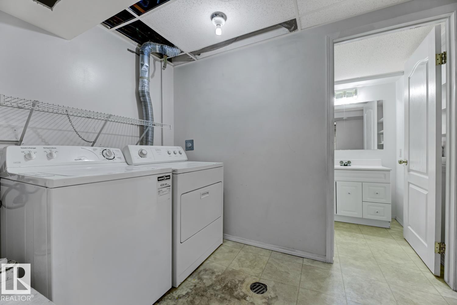 Photo 19 of 4911 106 St Nw, Edmonton AB