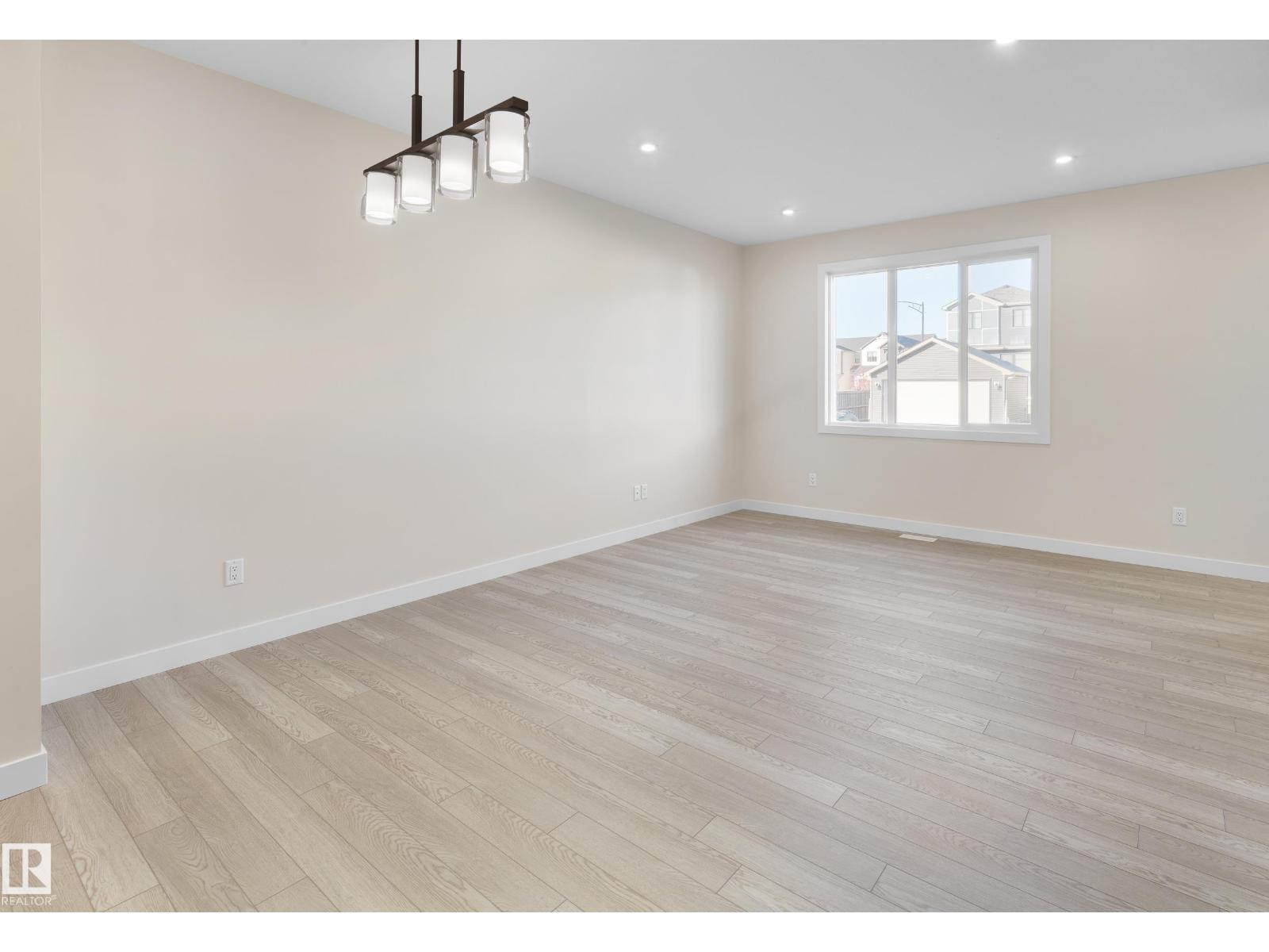 Photo 11 of 9336 221 St Nw, Edmonton AB