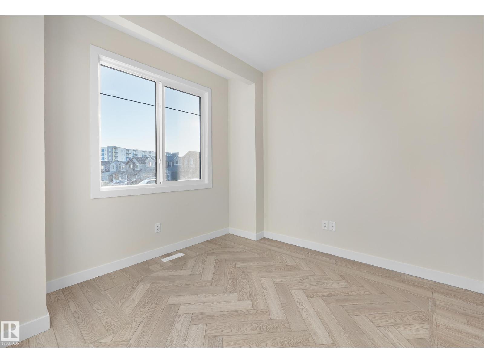 Photo 5 of 9336 221 St Nw, Edmonton AB