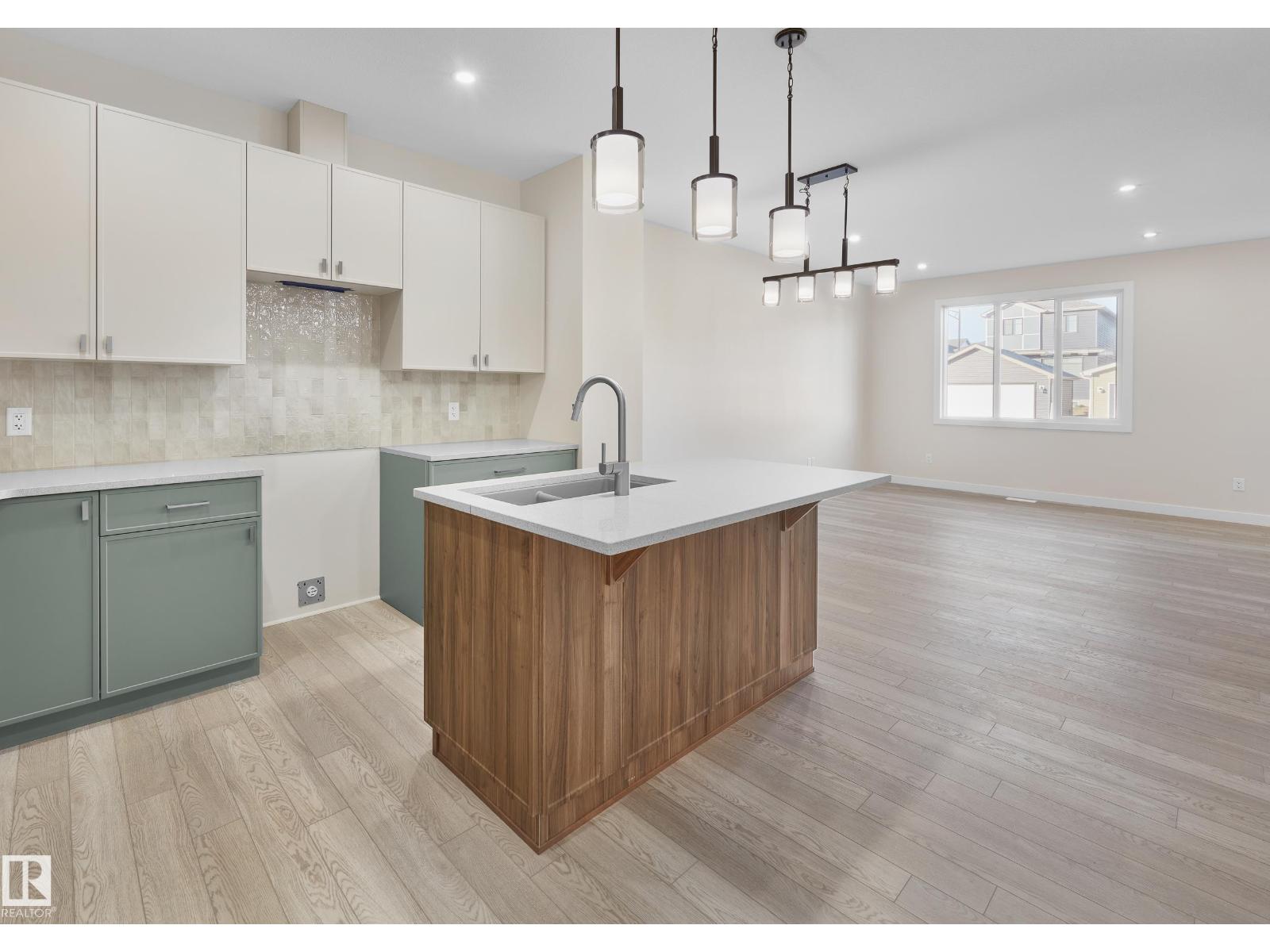 Photo 9 of 9336 221 St Nw, Edmonton AB