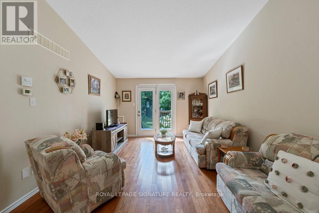 Photo 12 of 18 510 Queensway West, Norfolk ON