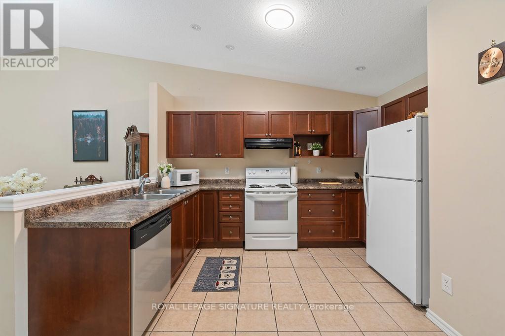 Photo 7 of 18 510 Queensway West, Norfolk ON