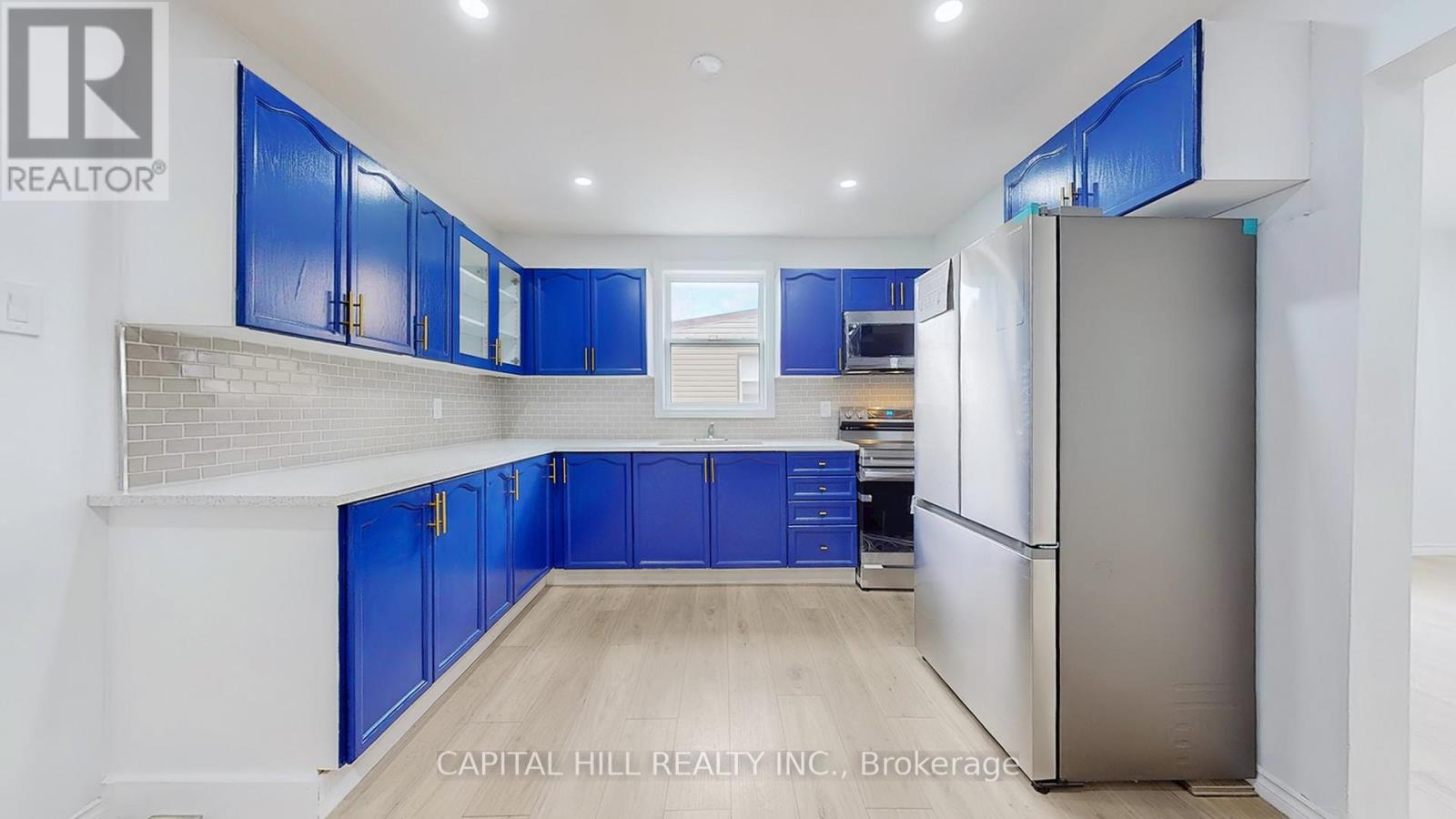 Photo 12 of 160 Picton Street E, Hamilton ON