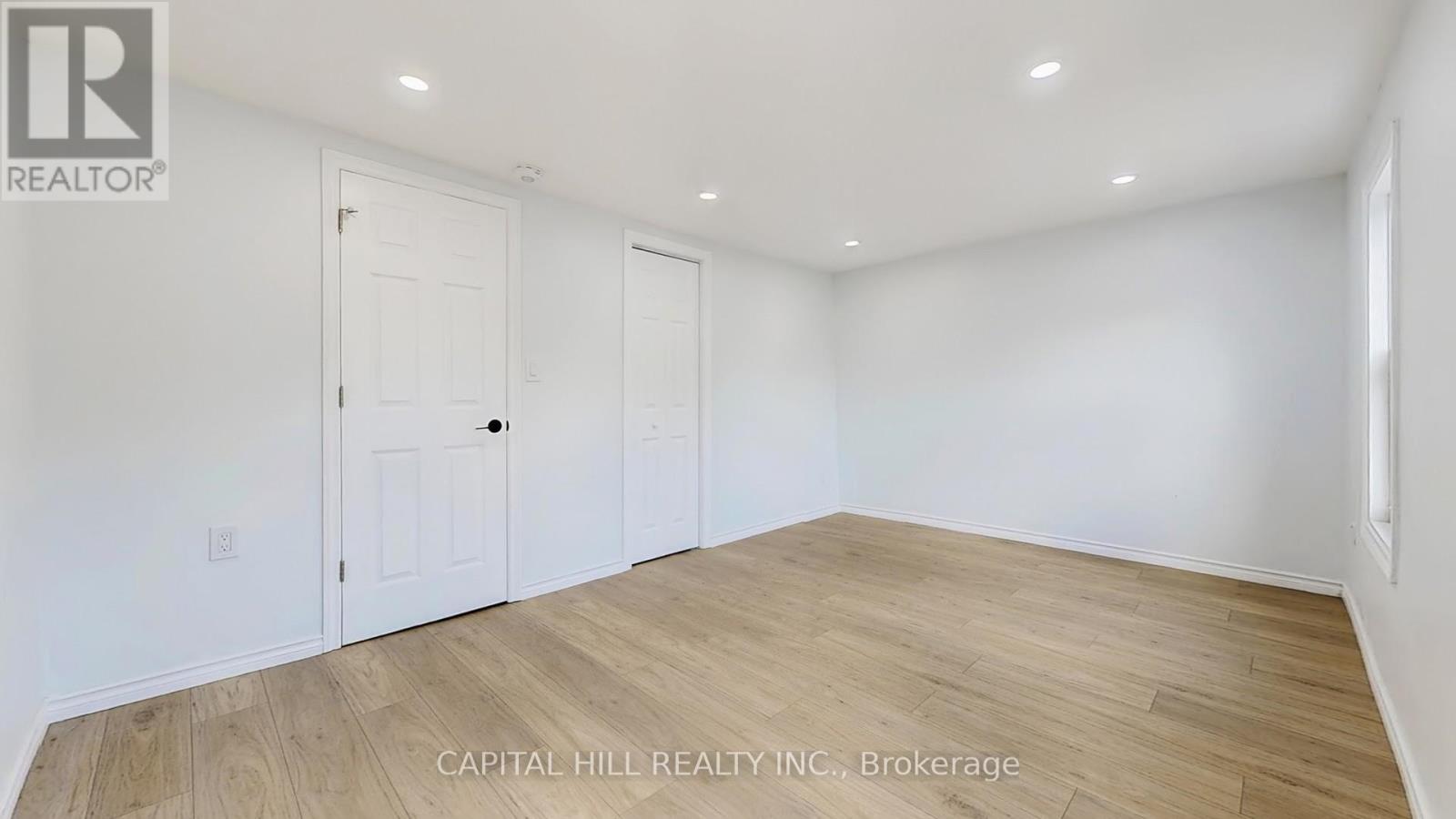 Photo 24 of 160 Picton Street E, Hamilton ON