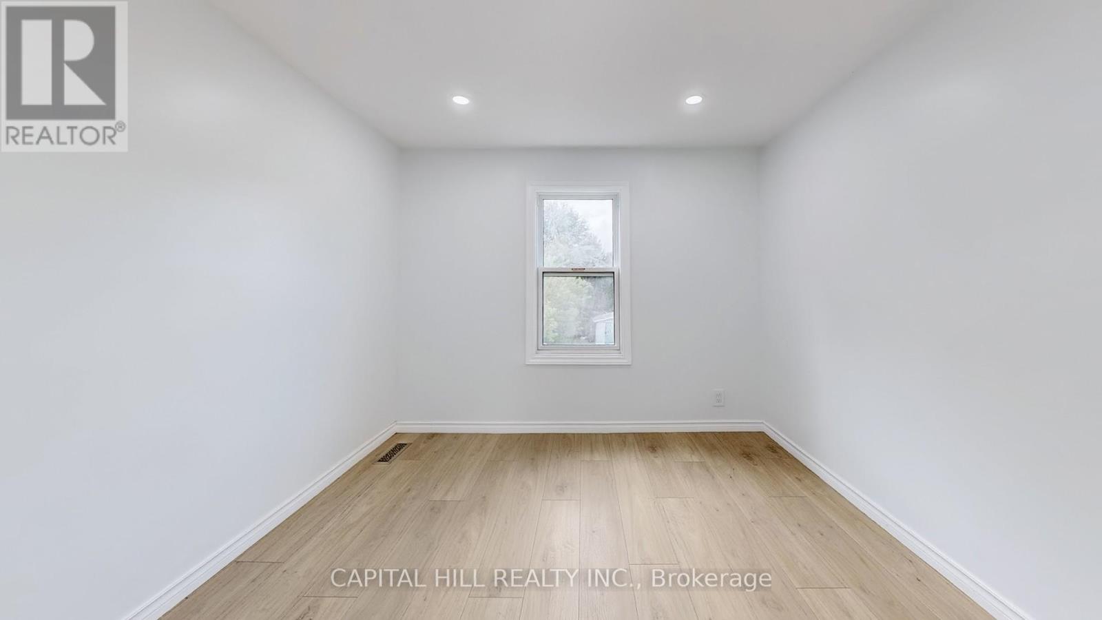Photo 26 of 160 Picton Street E, Hamilton ON