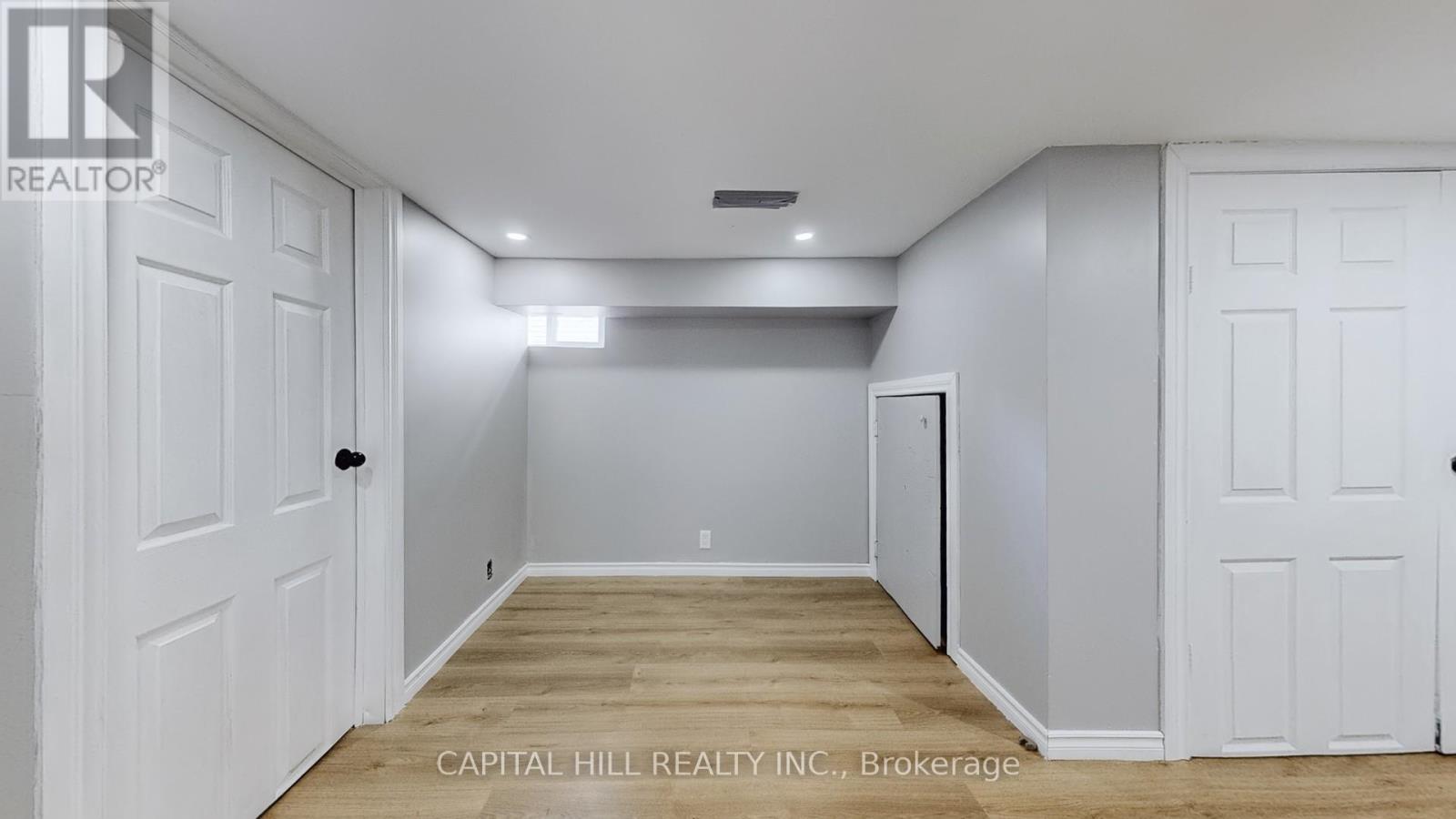 Photo 35 of 160 Picton Street E, Hamilton ON