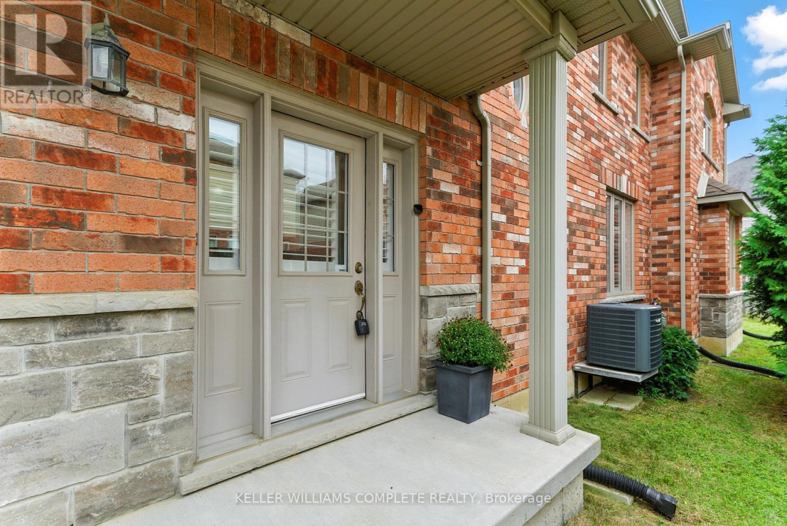 Photo 4 of 100 Fall Fair Way, Hamilton ON