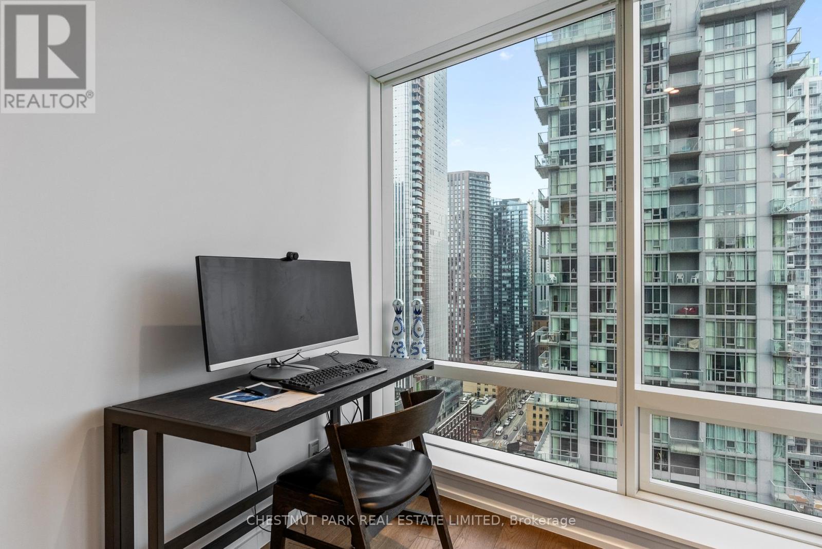 Photo 9 of 2605 180 University Avenue, Toronto ON