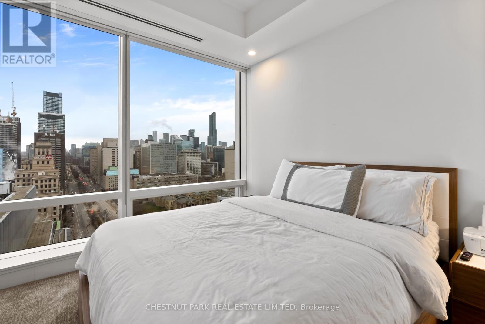 Photo 15 of 2605 180 University Avenue, Toronto ON