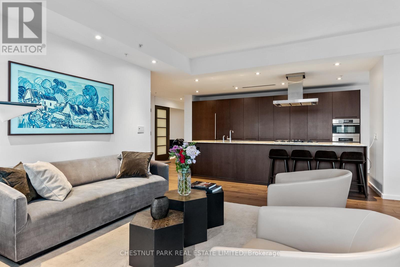 Photo 34 of 2605 180 University Avenue, Toronto ON