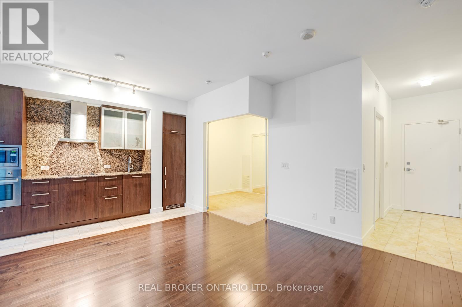 Photo 4 of 1806 14 York Street, Toronto ON