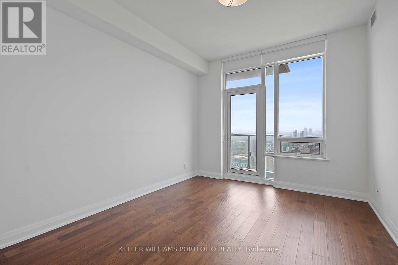Photo 5 of 2703 1 Bedford Road, Toronto ON