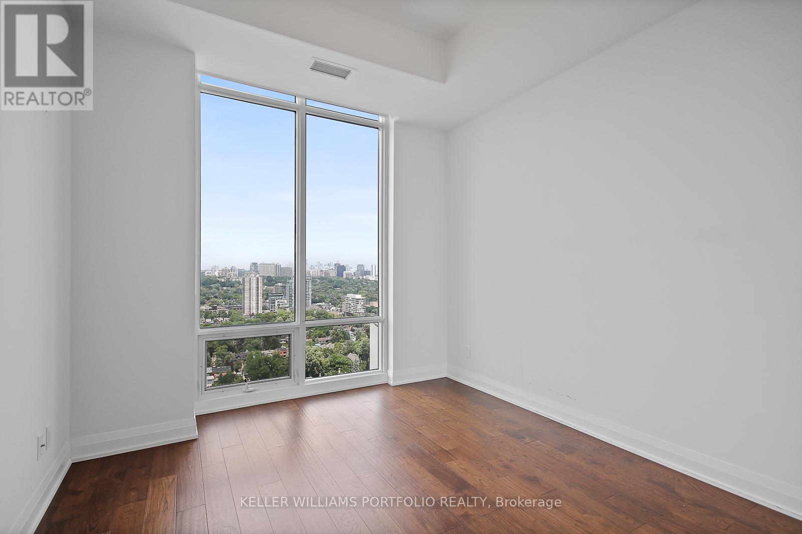 Photo 12 of 2703 1 Bedford Road, Toronto ON
