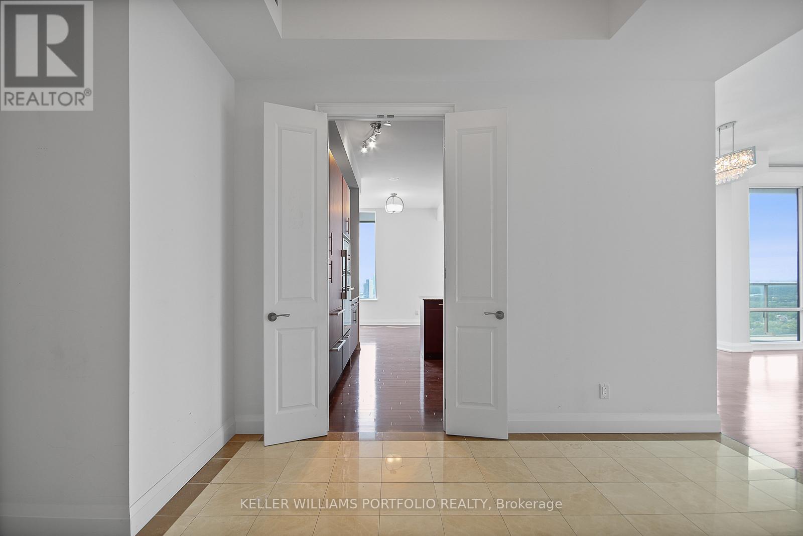 Photo 13 of 2703 1 Bedford Road, Toronto ON