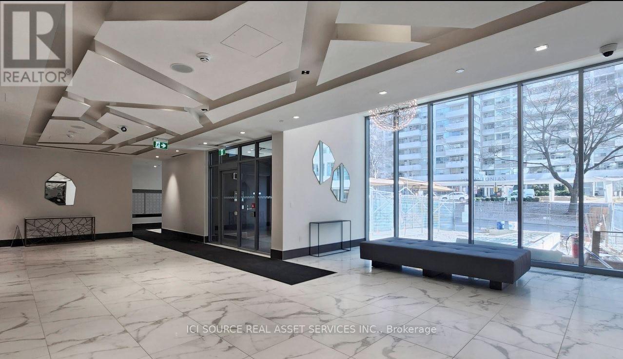 Photo 2 of 511 50 Dunfield Avenue, Toronto ON