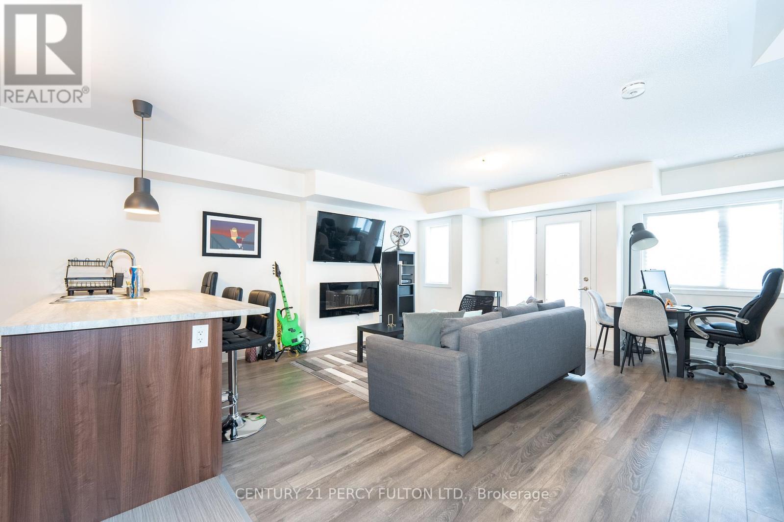 Photo 11 of 26 Pallock Hill Way, Whitby ON