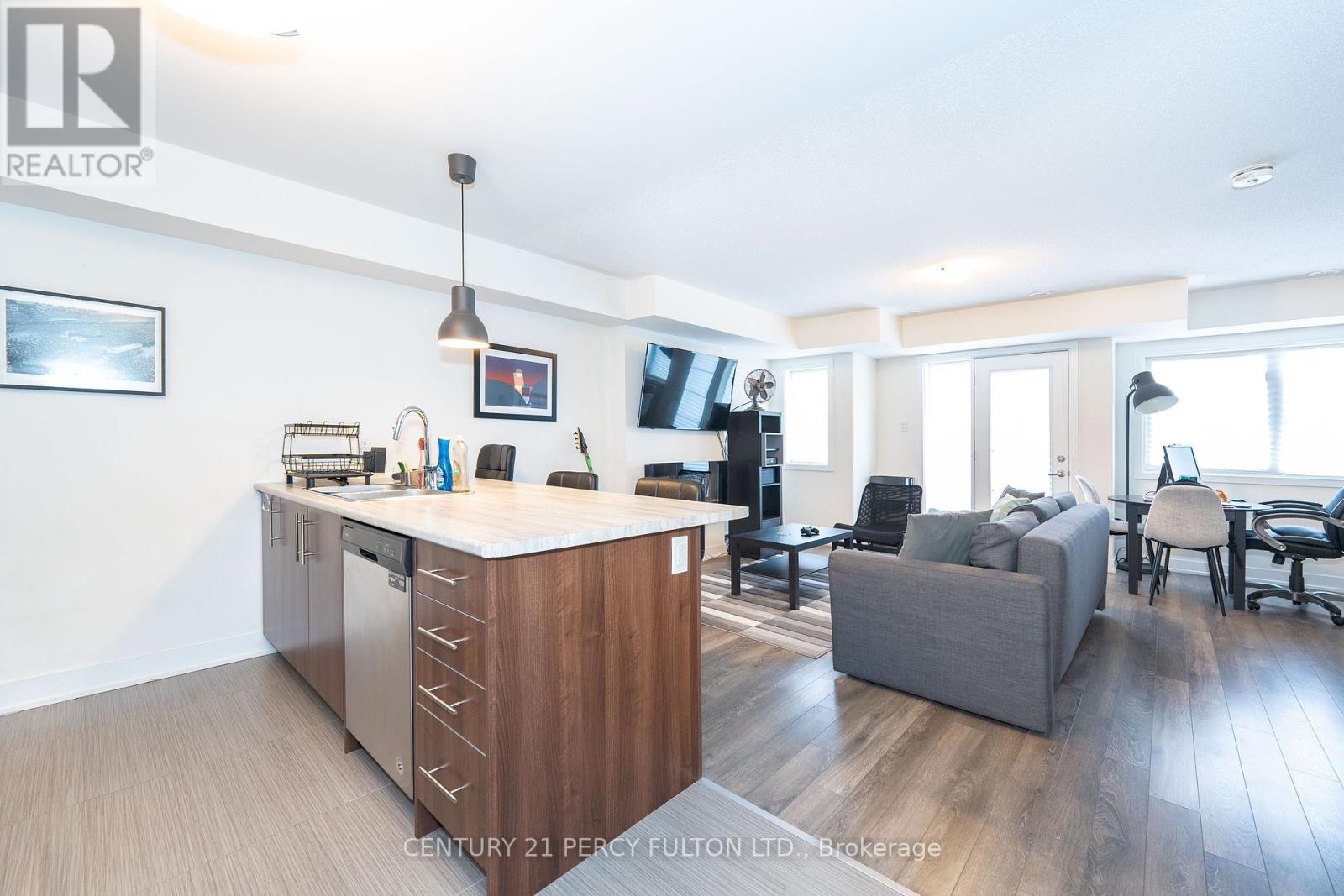Photo 12 of 26 Pallock Hill Way, Whitby ON