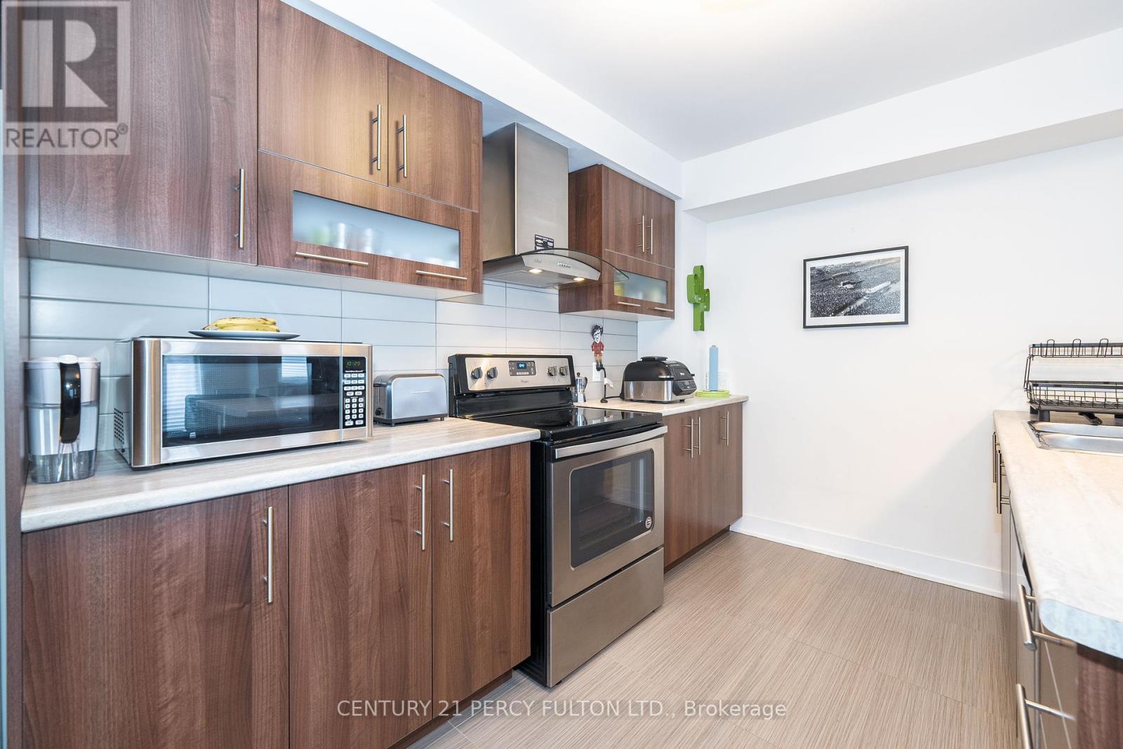 Photo 13 of 26 Pallock Hill Way, Whitby ON