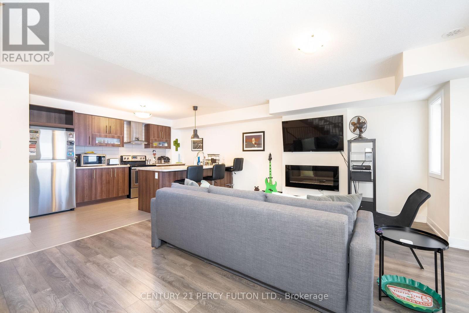 Photo 17 of 26 Pallock Hill Way, Whitby ON