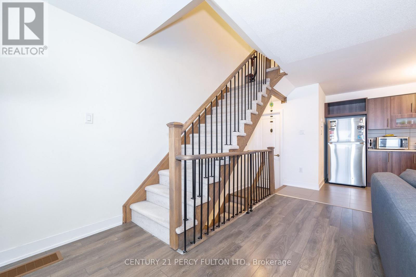 Photo 19 of 26 Pallock Hill Way, Whitby ON