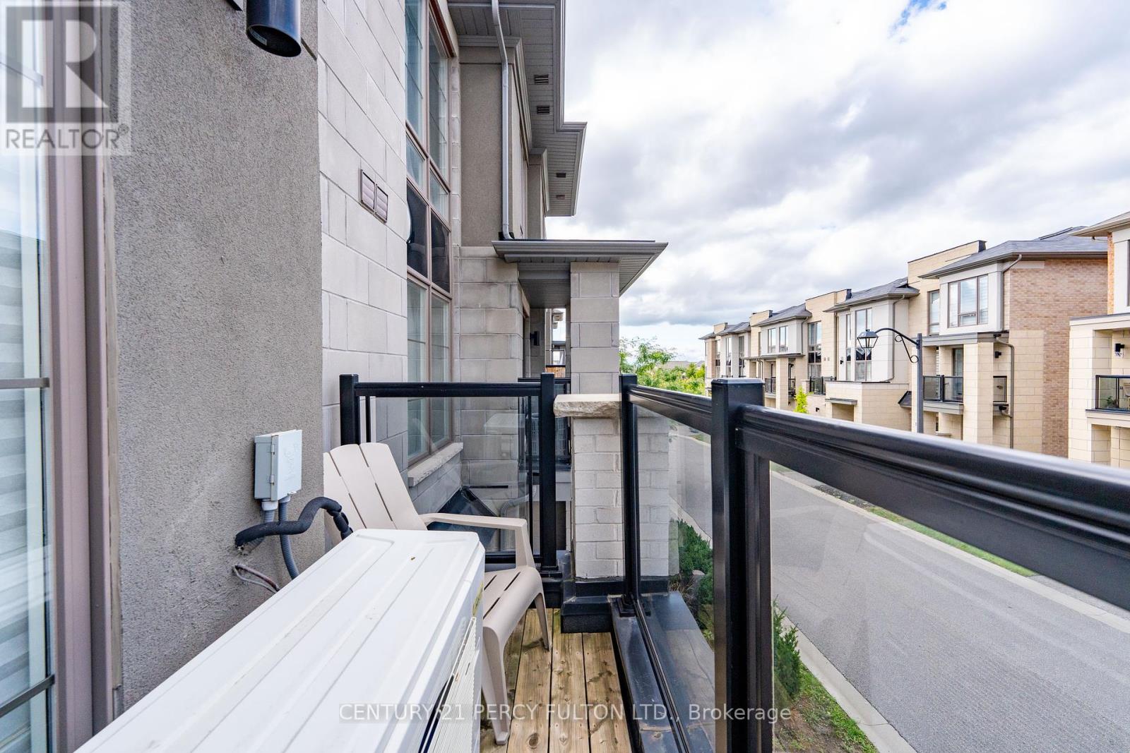 Photo 21 of 26 Pallock Hill Way, Whitby ON