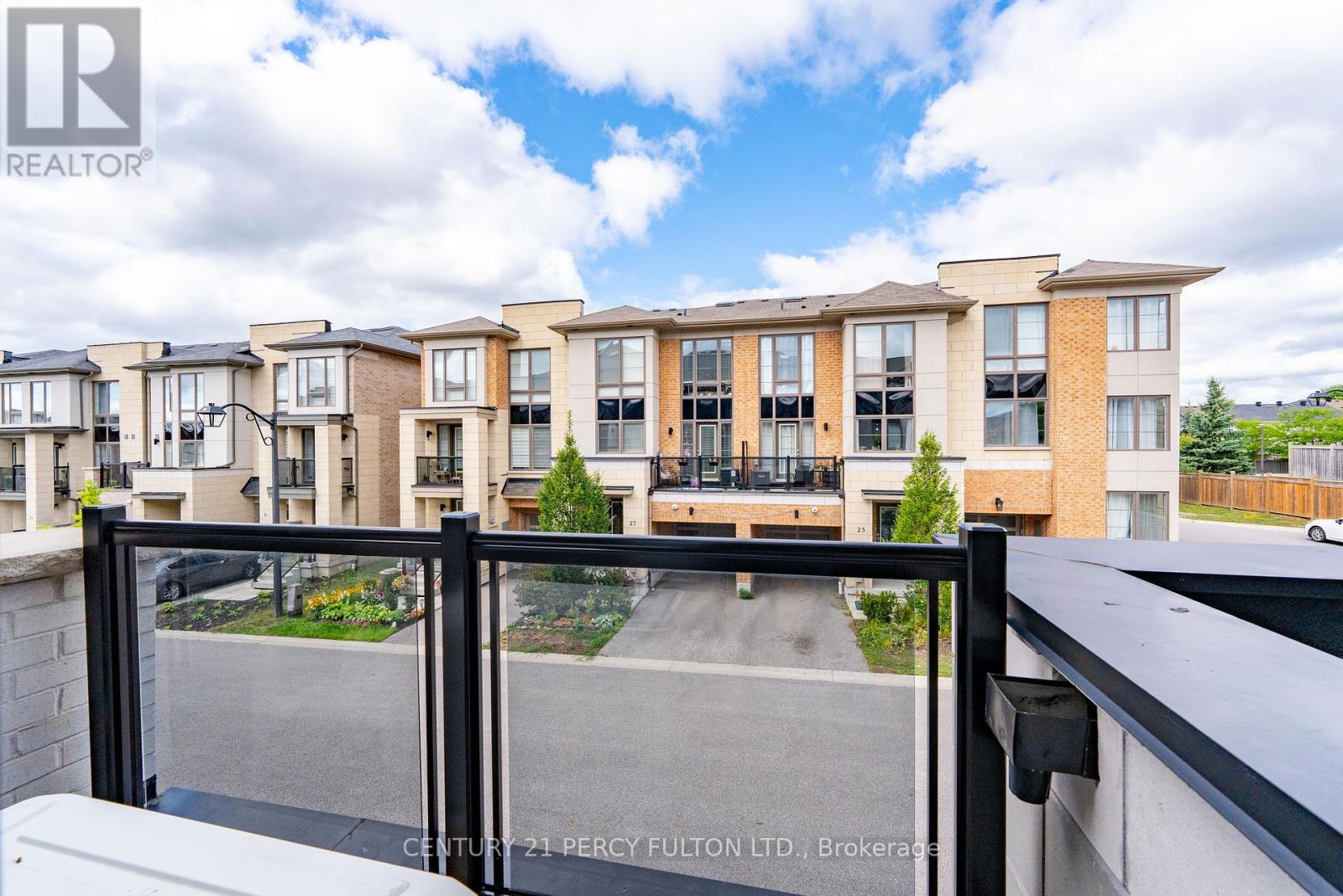 Photo 23 of 26 Pallock Hill Way, Whitby ON