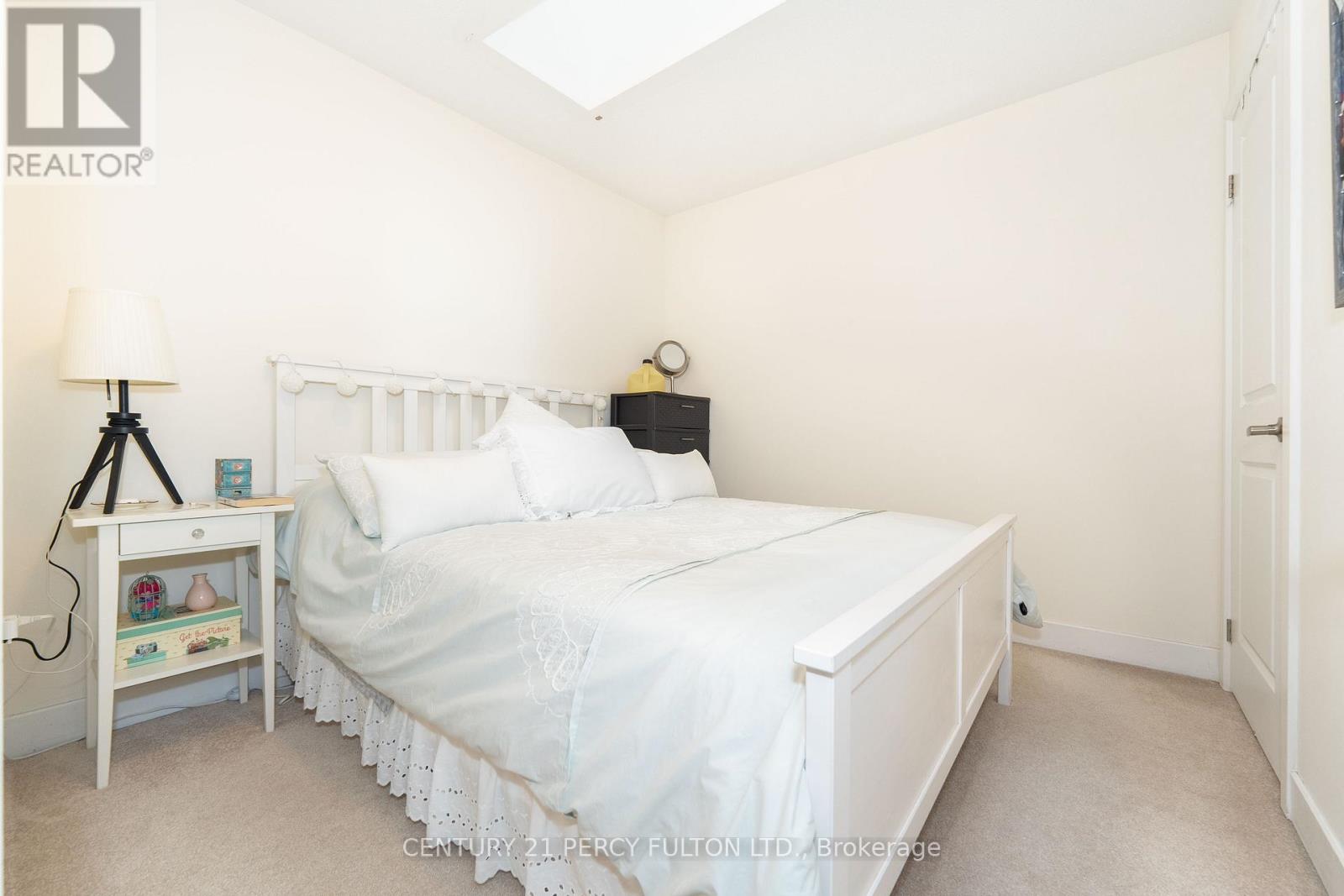 Photo 24 of 26 Pallock Hill Way, Whitby ON