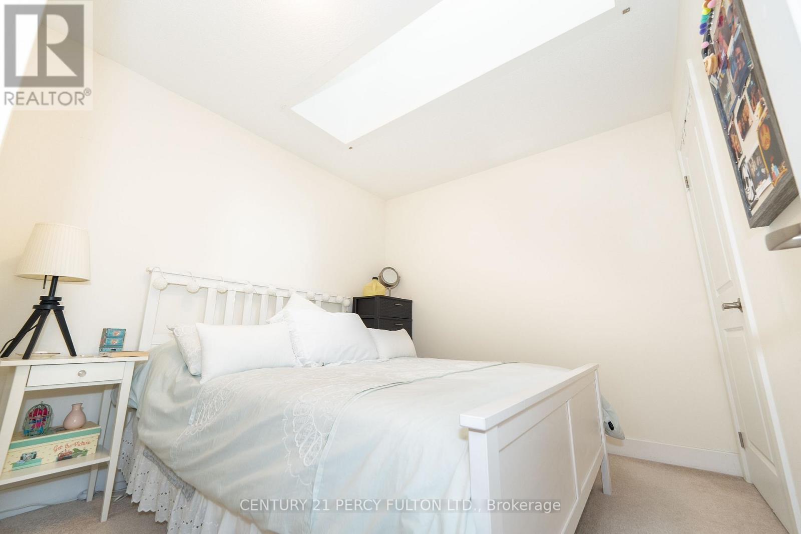Photo 25 of 26 Pallock Hill Way, Whitby ON