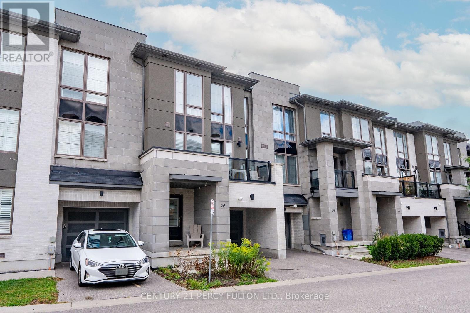 Photo 3 of 26 Pallock Hill Way, Whitby ON