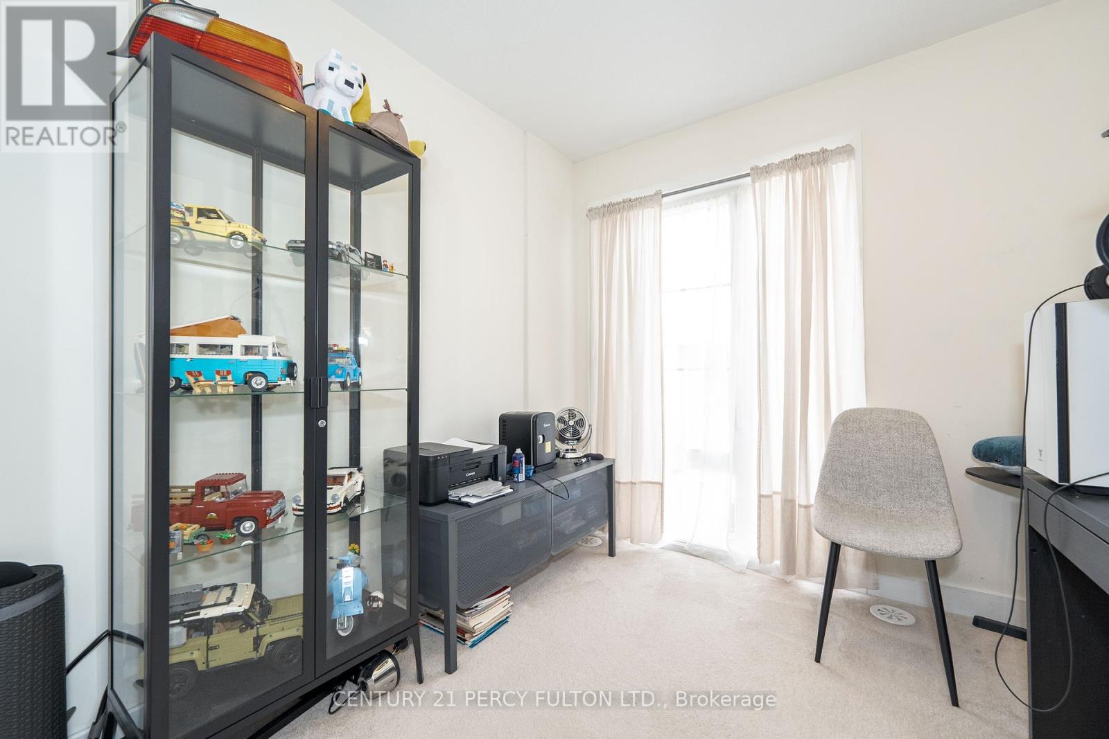 Photo 32 of 26 Pallock Hill Way, Whitby ON