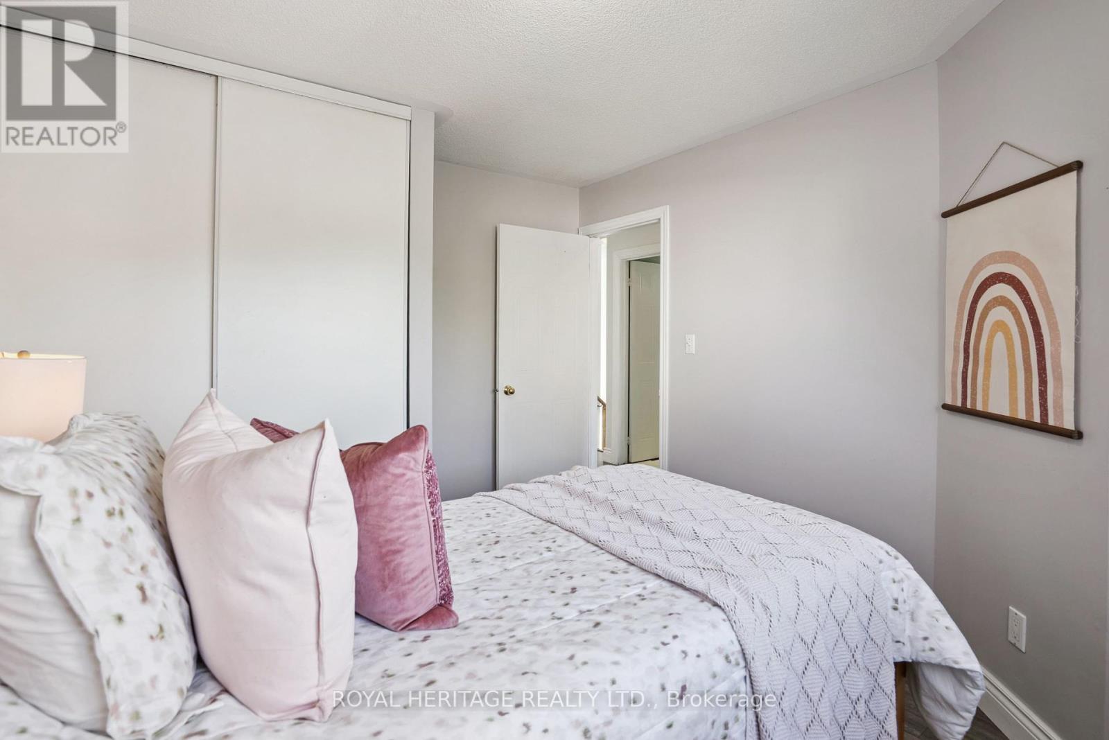 Photo 17 of 96 Wilkins Crescent, Clarington ON