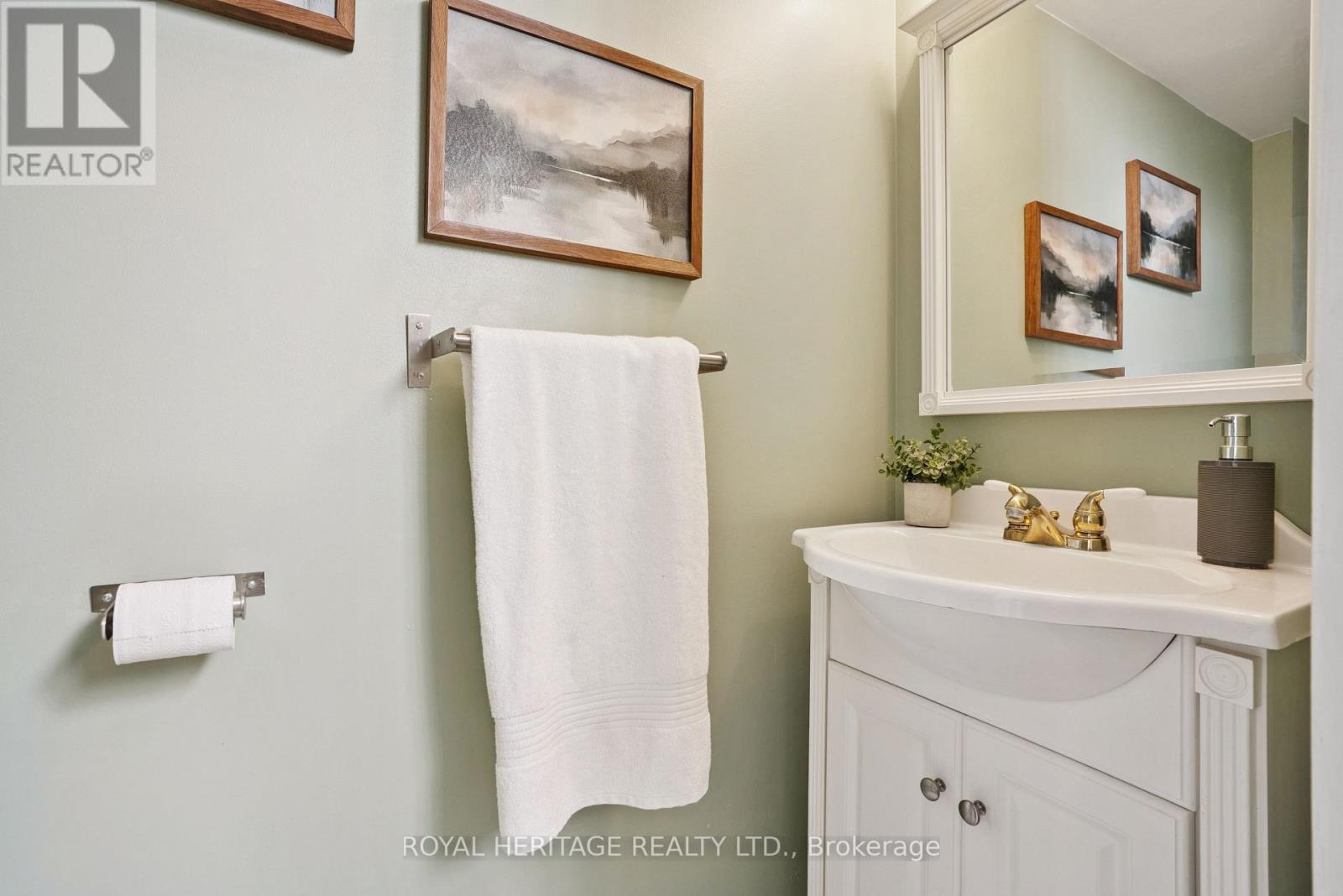 Photo 21 of 96 Wilkins Crescent, Clarington ON