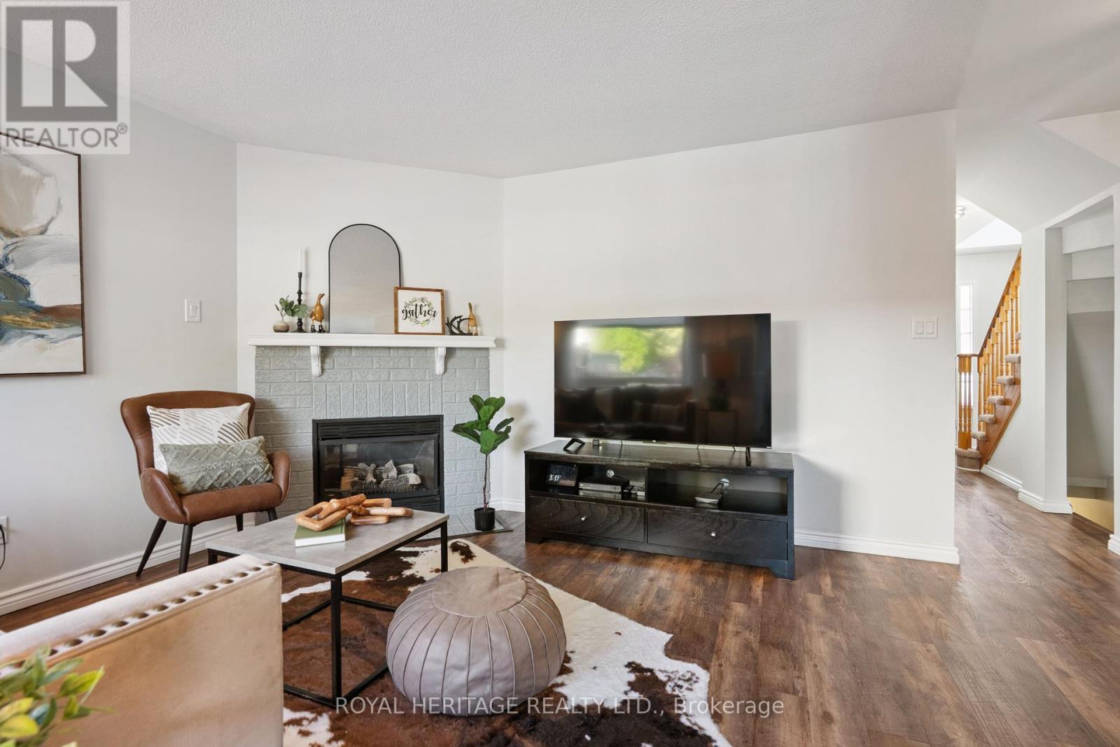 Photo 6 of 96 Wilkins Crescent, Clarington ON