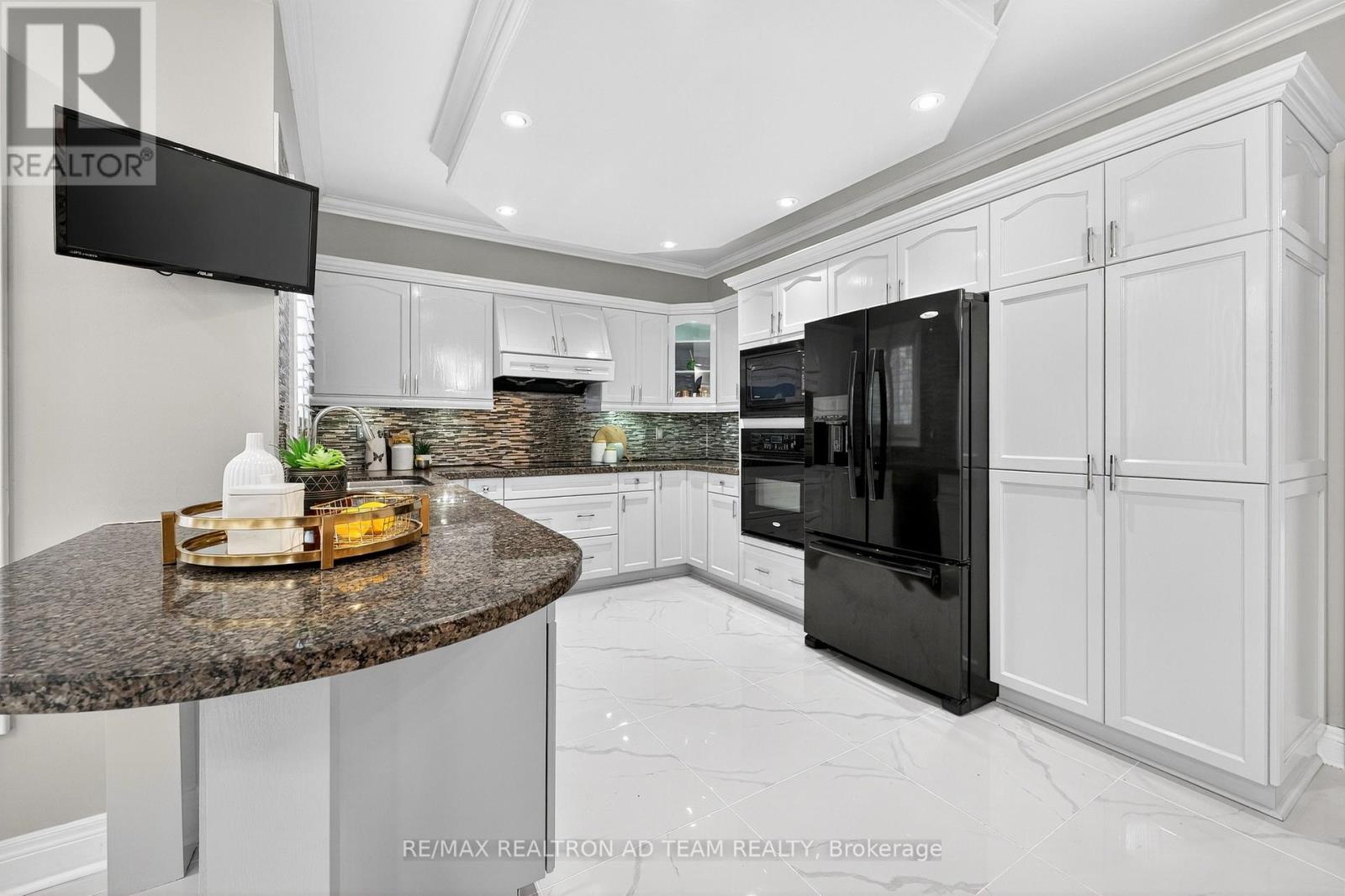Photo 13 of 51 Winterton Way, Ajax ON