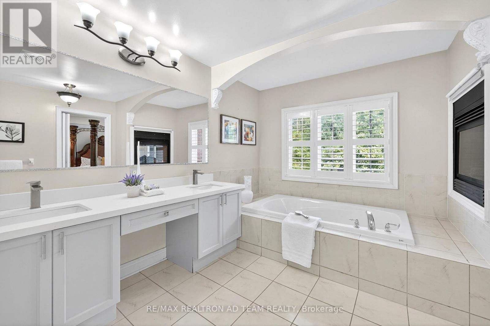 Photo 21 of 51 Winterton Way, Ajax ON