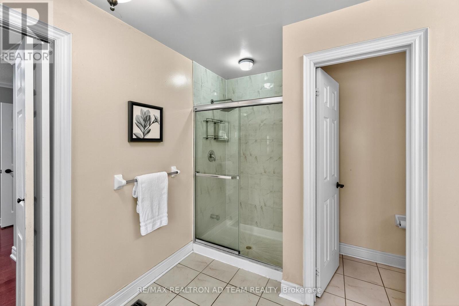 Photo 22 of 51 Winterton Way, Ajax ON