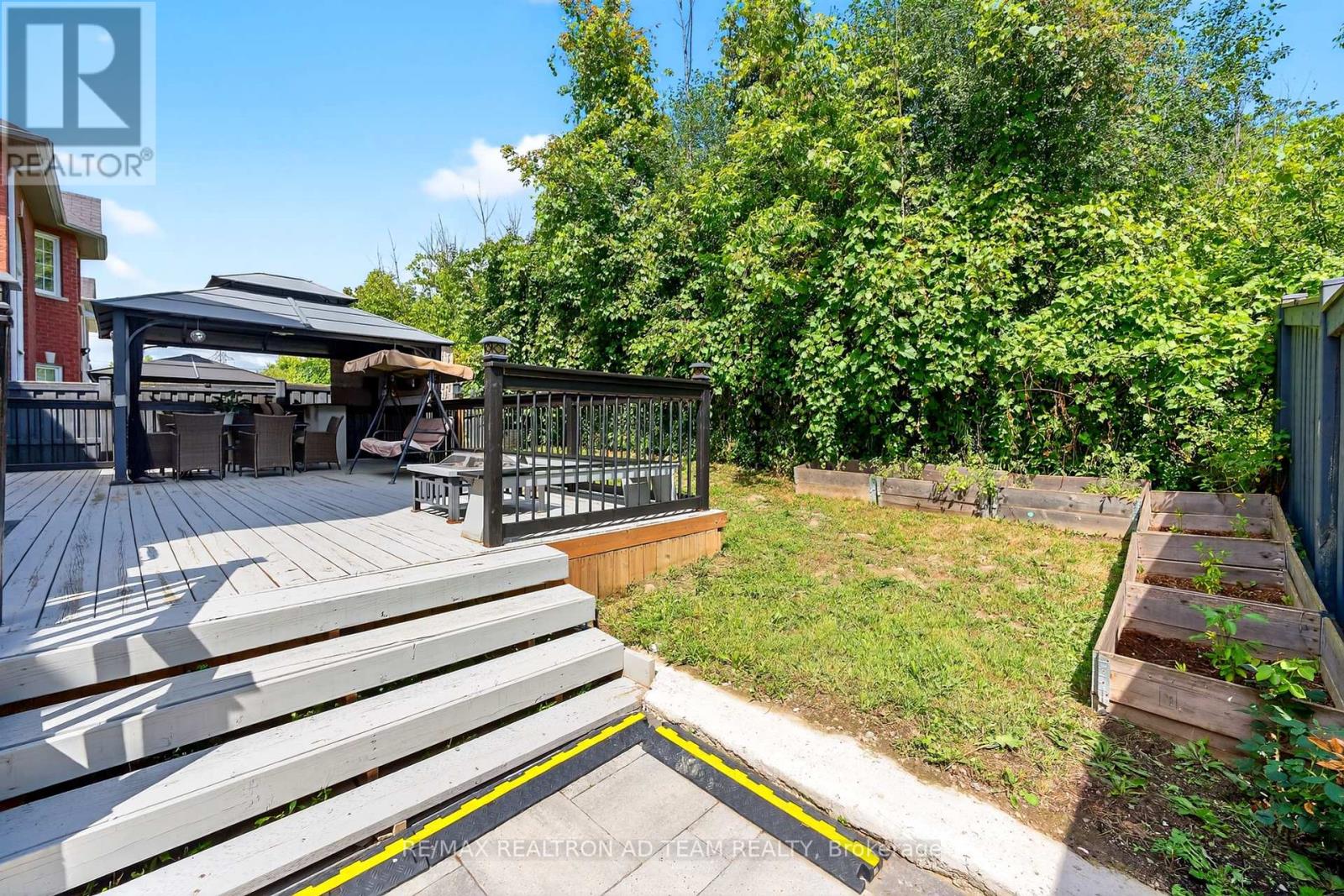 Photo 40 of 51 Winterton Way, Ajax ON