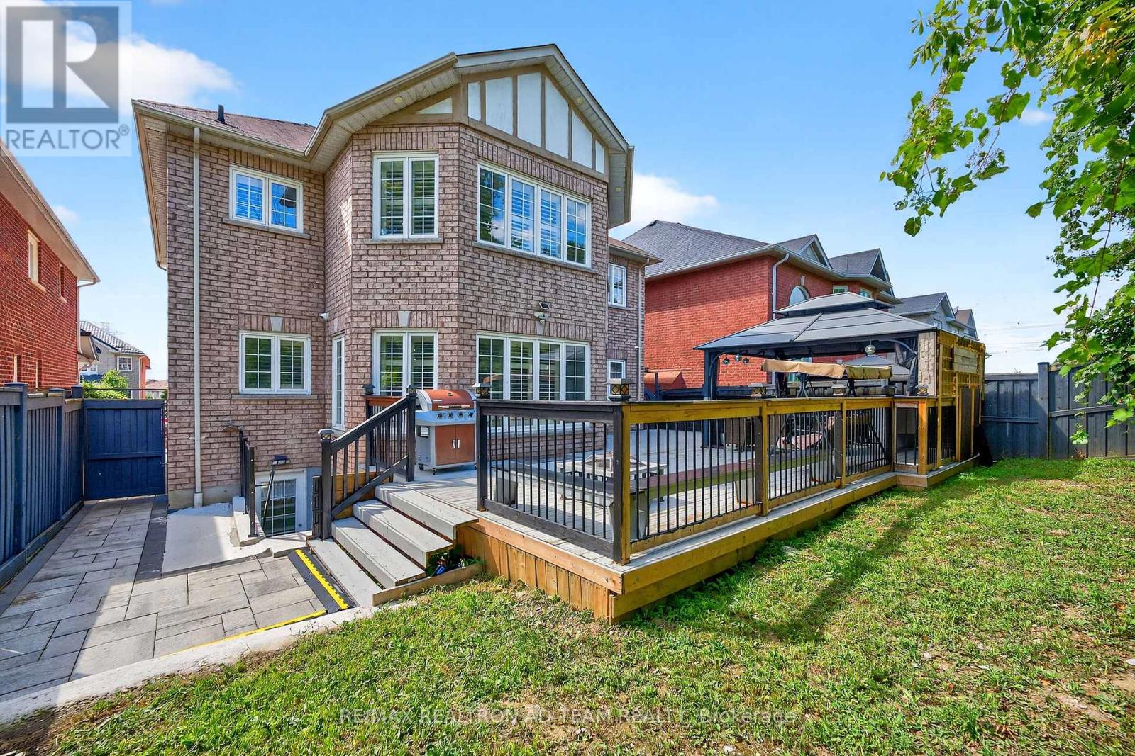 Photo 41 of 51 Winterton Way, Ajax ON