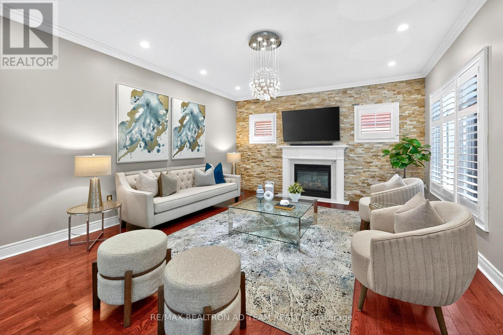Photo 9 of 51 Winterton Way, Ajax ON