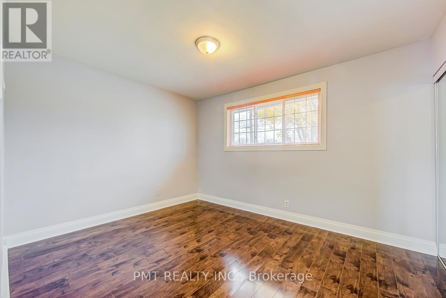 Photo 3 of Upper 11 Bellefontaine Street, Toronto ON