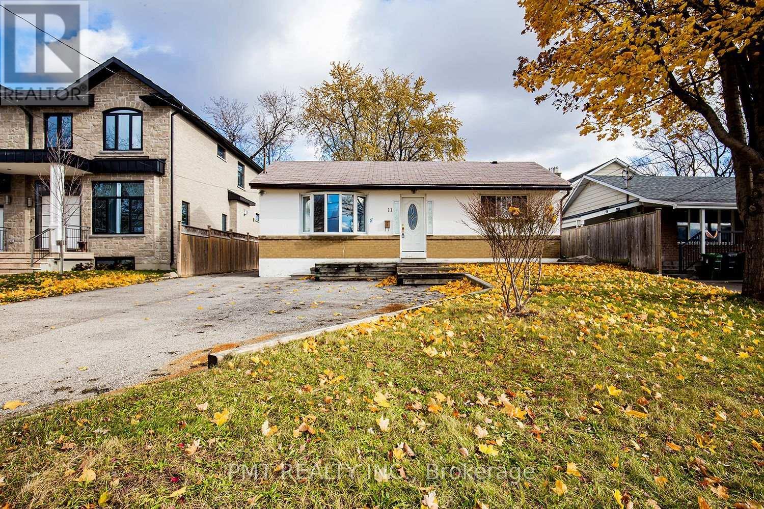 Photo 20 of Upper 11 Bellefontaine Street, Toronto ON