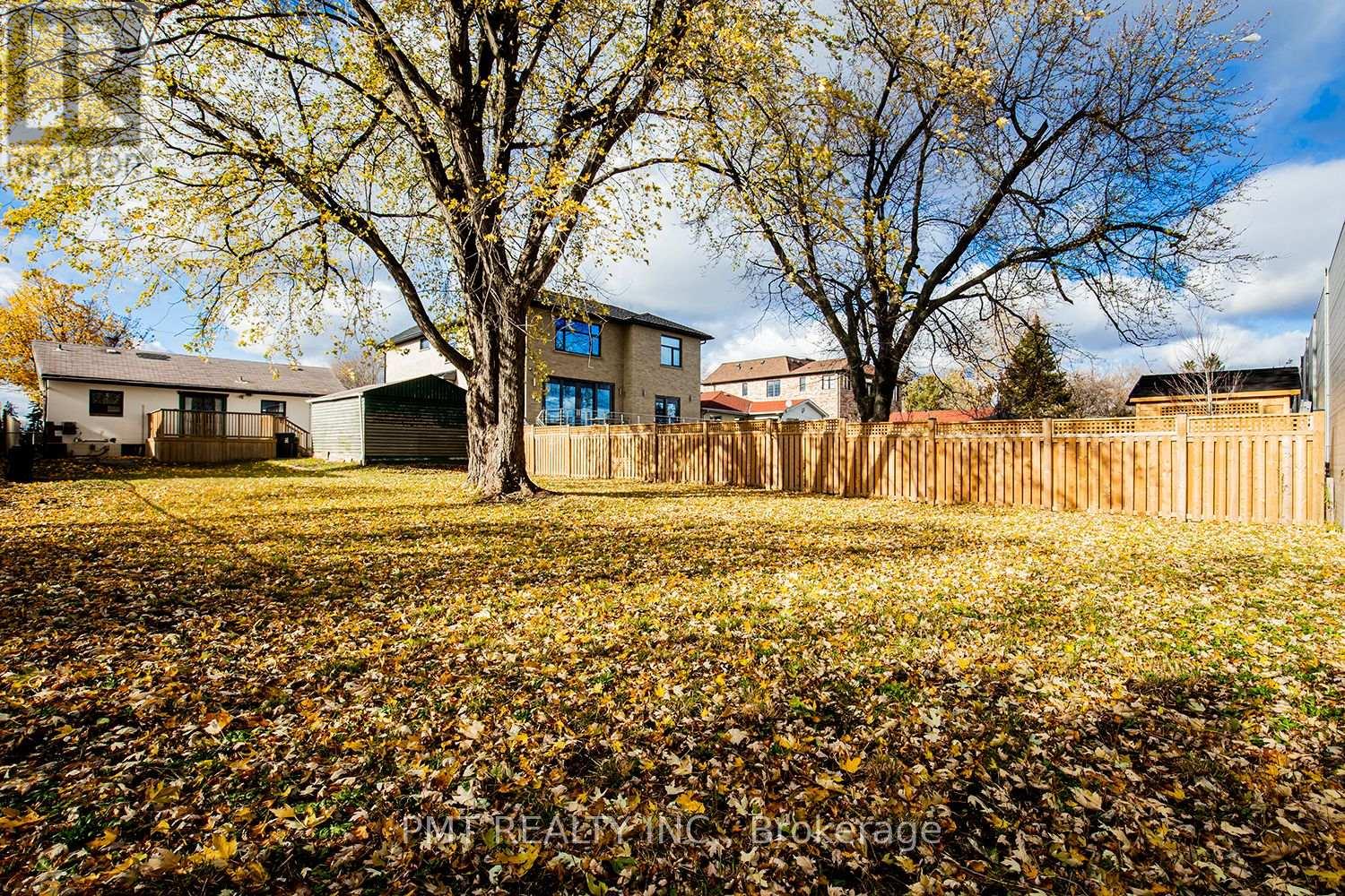 Photo 2 of Upper 11 Bellefontaine Street, Toronto ON